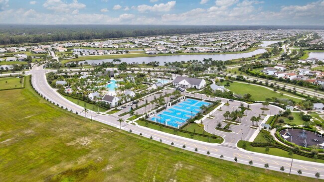 Building Photo - 15866 Orchard Dr