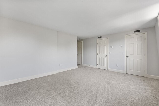Building Photo - 403 Marlborough St
