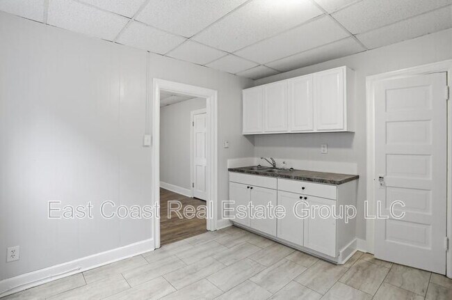 Building Photo - Charming 2-Bedroom Apartment Near Downtown Hagerstown