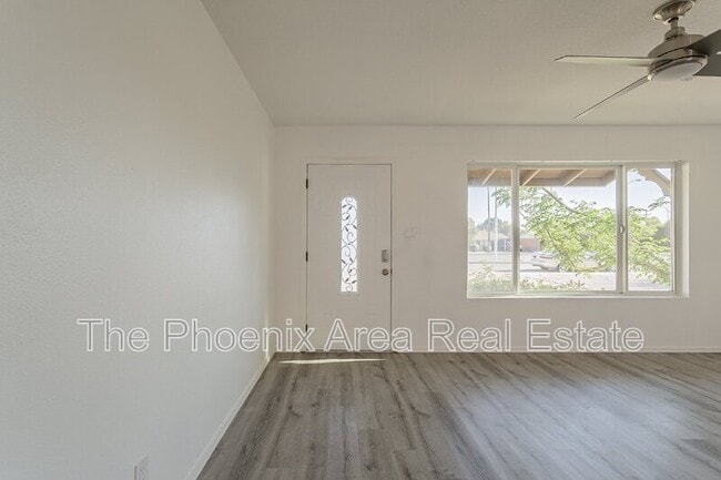 Building Photo - 8532 E Chaparral Rd