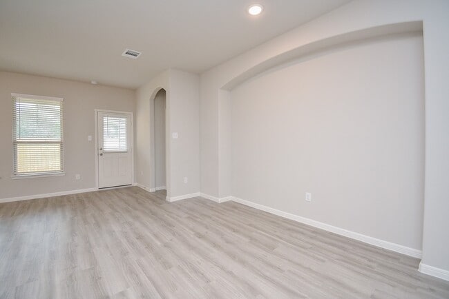 Building Photo - 27326 Grey Fox Run