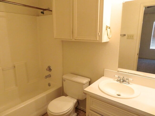 Building Photo - Beautiful Home Located In Shadow Hills & F...
