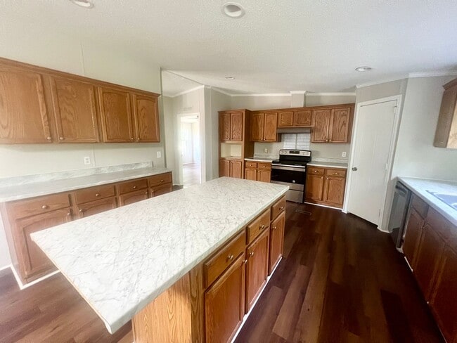 Building Photo - Four bedroom, 2 bath Modular home in Siler...