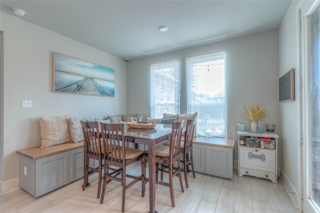 Building Photo - 15006 La Strada Dr