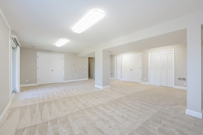 Building Photo - 4230 S Biscay Cir