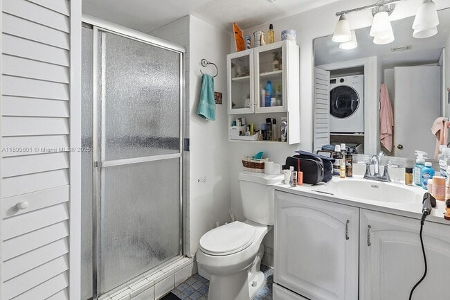 Building Photo - 428 Lakeview Dr