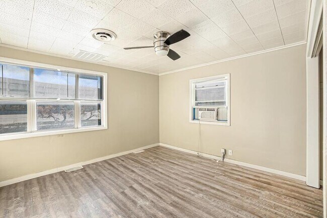 Building Photo - 3512 Dodge St