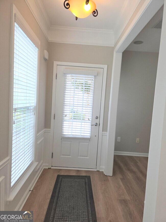 Building Photo - 6105 Longleaf Dr