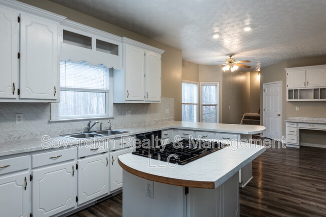 Building Photo - 3213 Southridge