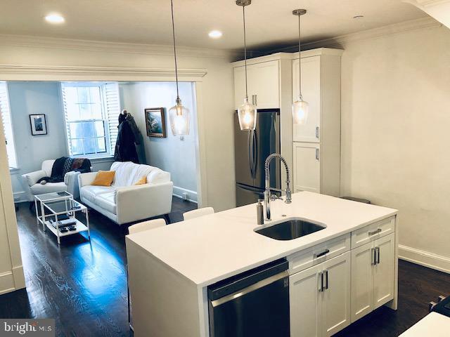 Building Photo - 8 N New St