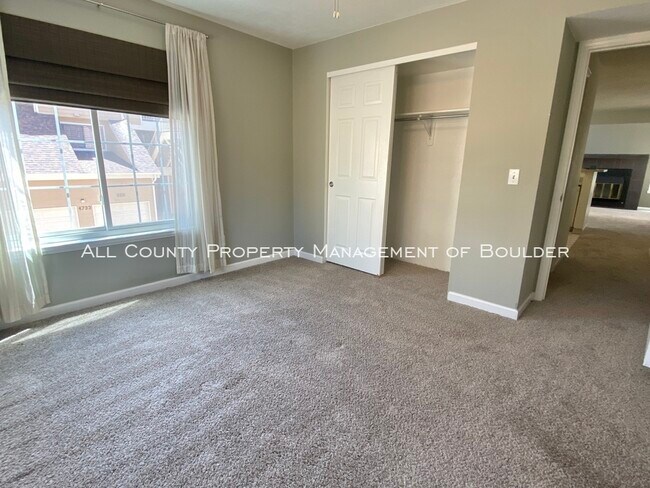 Building Photo - Powderhorn Condo with Loft