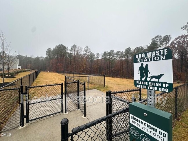 Building Photo - 6650 Gibraltar Rock Dr