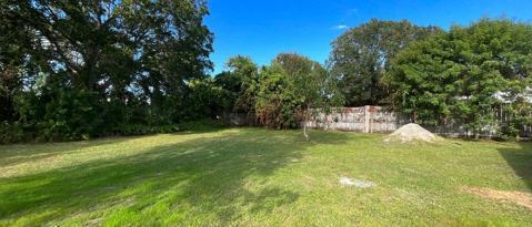 Building Photo - 1450 Mariposa Dr NE