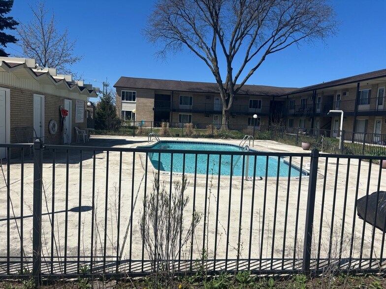 Building Photo - 1450 Ann Arbor Rd