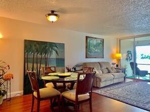 Building Photo - 9230 Lagoon Pl