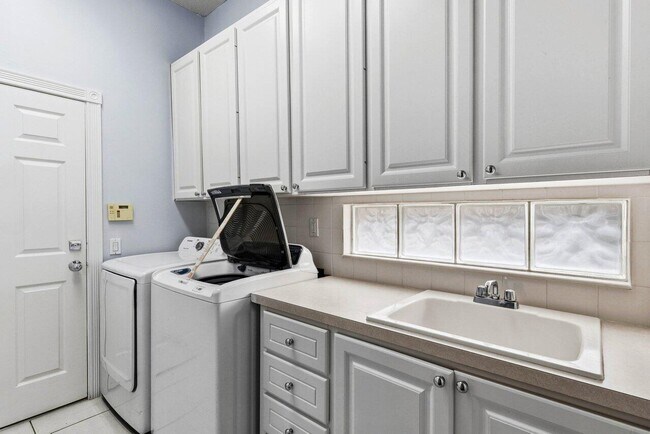 Building Photo - 8033 Kaliko Ln