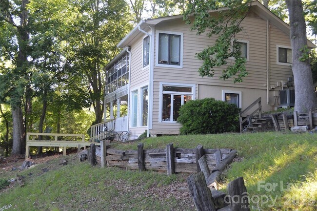 Building Photo - 17701 Burnt Hickory Dr