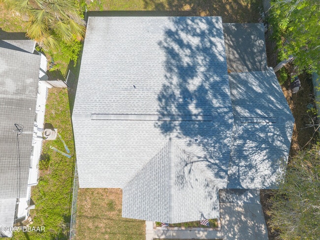 Building Photo - 138 Kingston Ave