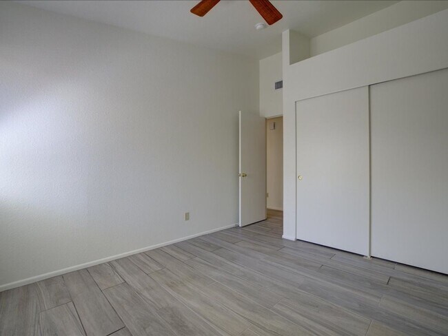 Building Photo - 3 Bed/2 Bath- GREAT Location Near Downtown