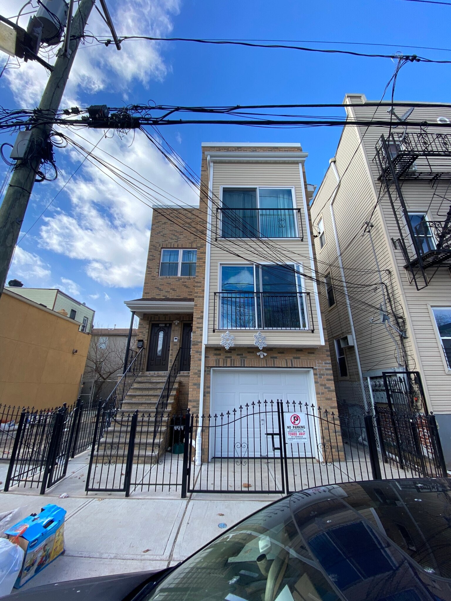 Building Photo - 499 S 18th St