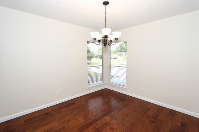 Building Photo - 2731 Colony Dr