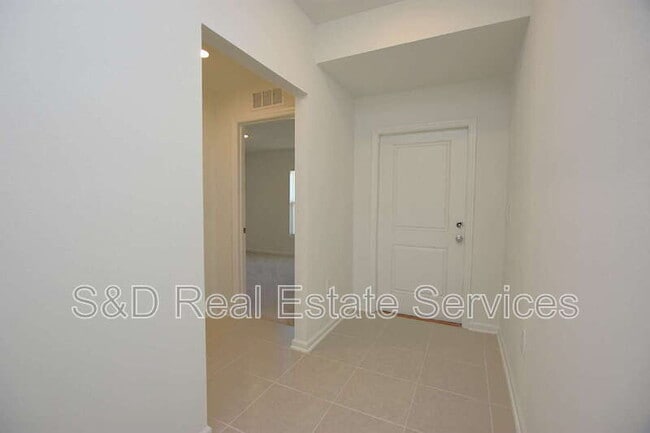 Building Photo - 2216 Rock Dr