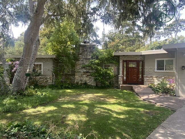 Primary Photo - Spacious Three Bedroom Home in Carmel Hill...