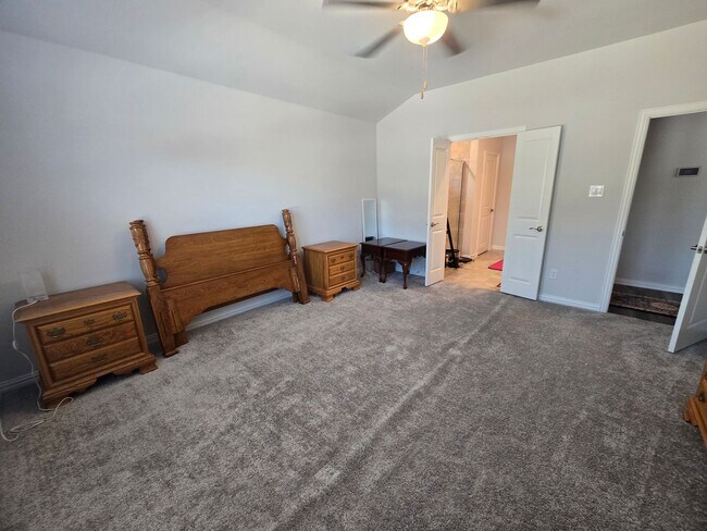 Building Photo - Fantastic in Fate!