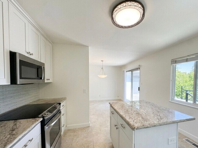 Building Photo - Charming single level home in Parkmead neighborhood