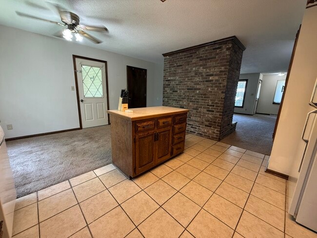 Building Photo - 1307 W Lexington Cir