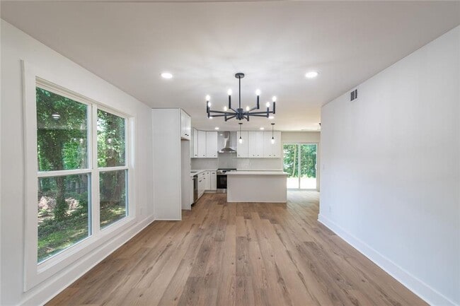 Building Photo - 2601 Garland Way