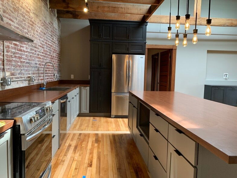 Apartment 4 kitchen - 223 Lisbon St