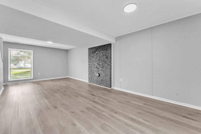 Building Photo - NEWLY RENOVATED 2- & 3-Bedroom Townhomes in Downtown Spartanburg!