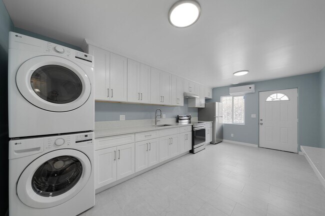 Building Photo - 808 St Louis Ave