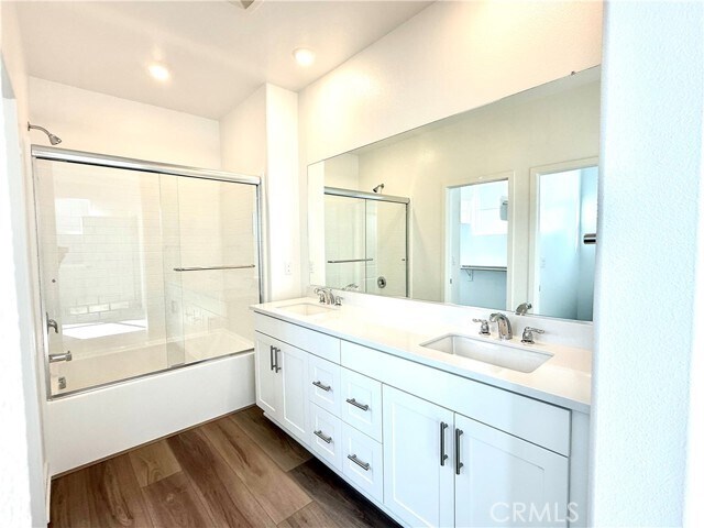 Building Photo - 4553 S Patterson Paseo