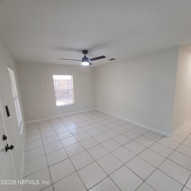 Building Photo - 253 Stillwell Ave