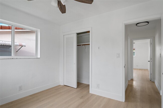 Building Photo - 4510 NW 49th Dr