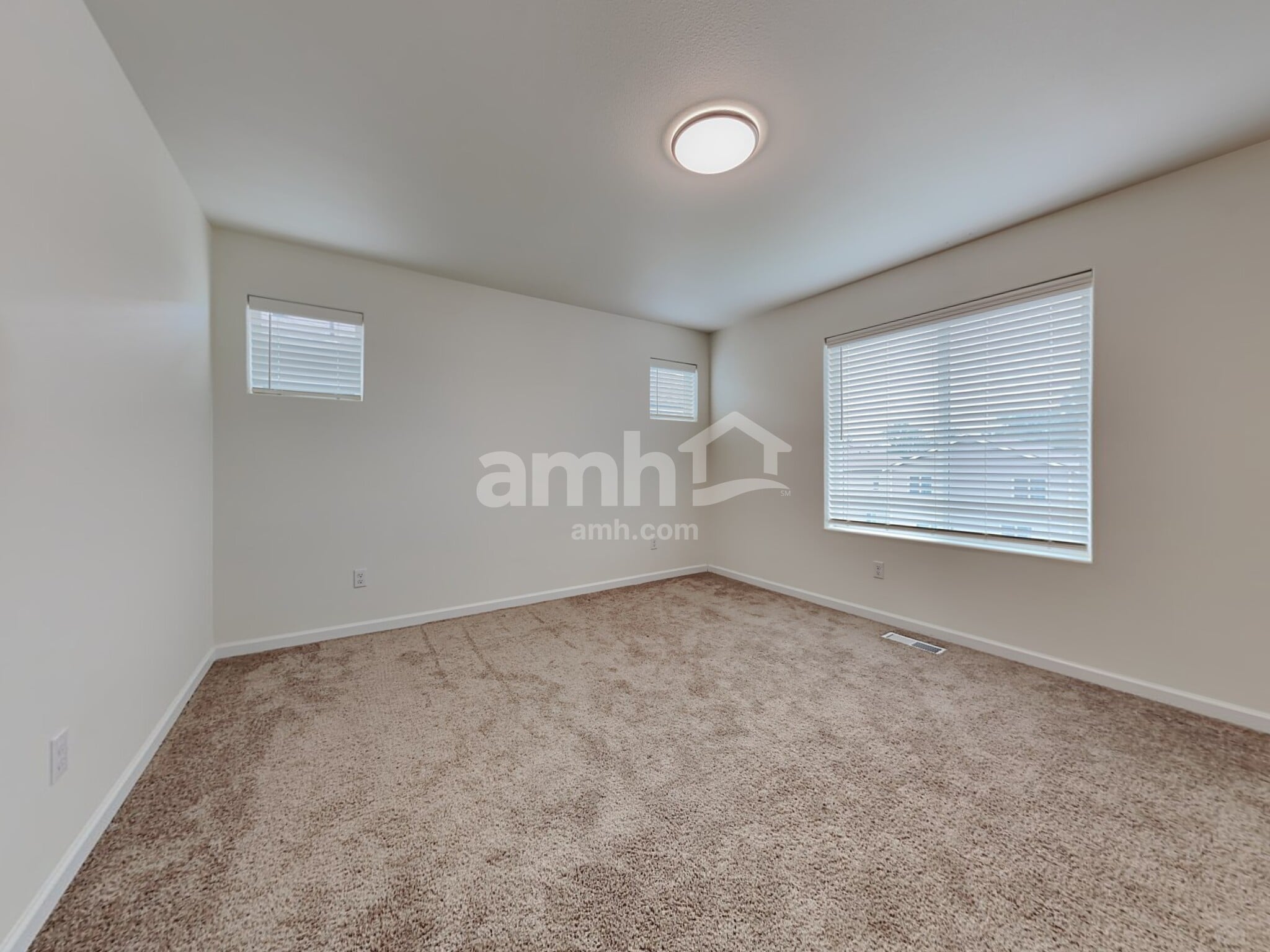 Building Photo - 1306 W 16th Ave