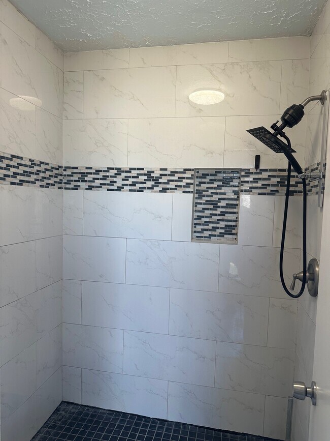 Building Photo - 16334 Rancho Blanco Dr