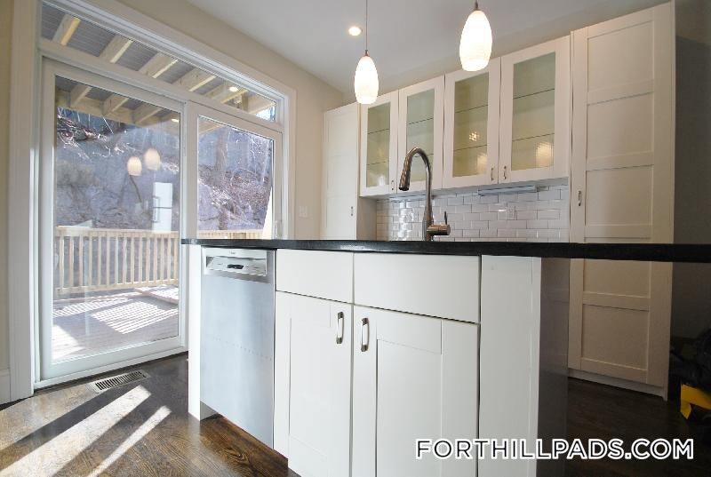 Building Photo - 145 Marcella St