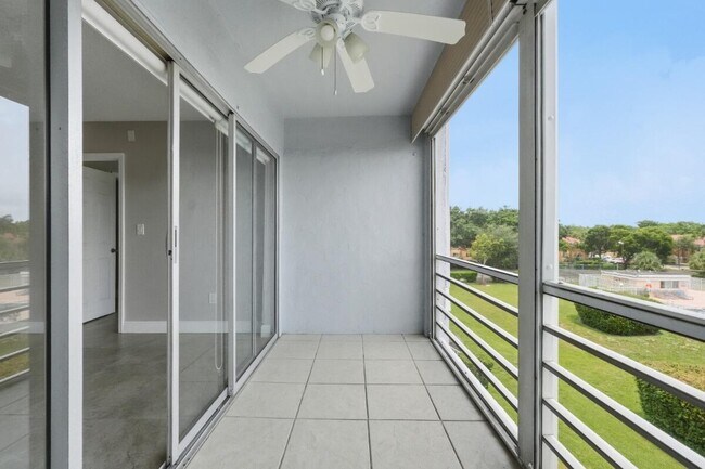 Building Photo - 7980 N French Dr