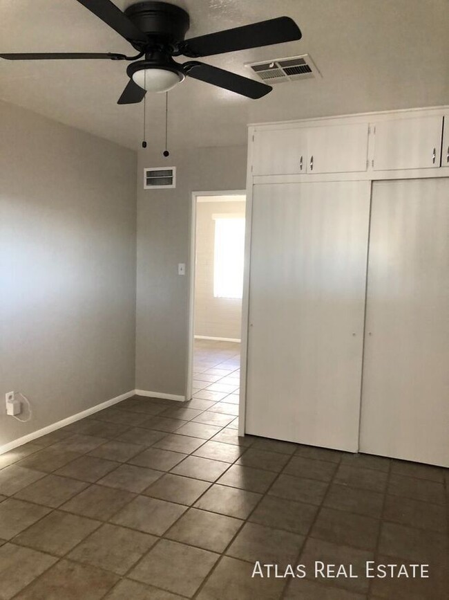 Building Photo - COMING SOON! Spacious One Bedroom in the C...