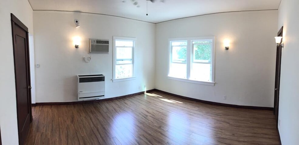 Building Photo - 1601 N Harvard Blvd