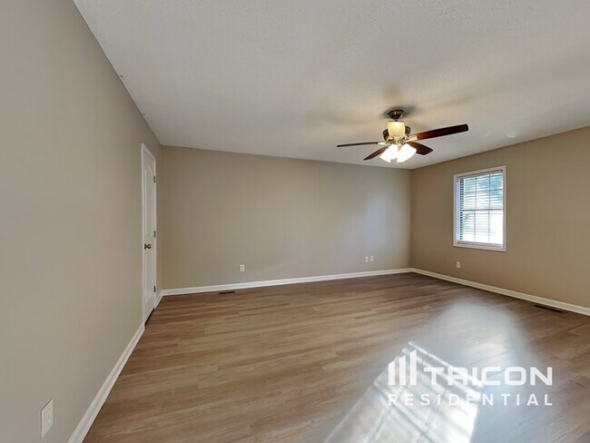 Building Photo - 2379 Moseley Pl SW