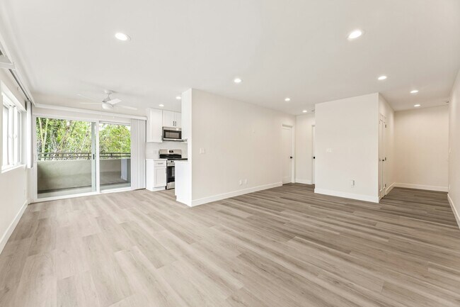 Building Photo - 5409 Radford Ave