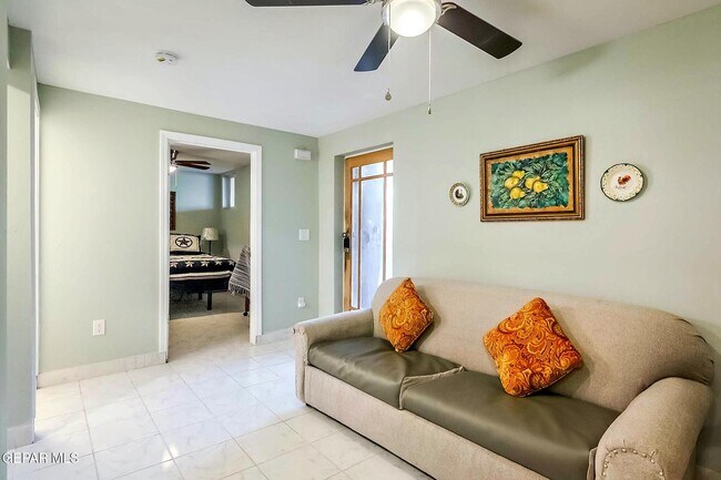 Building Photo - 619 E Nevada Ave