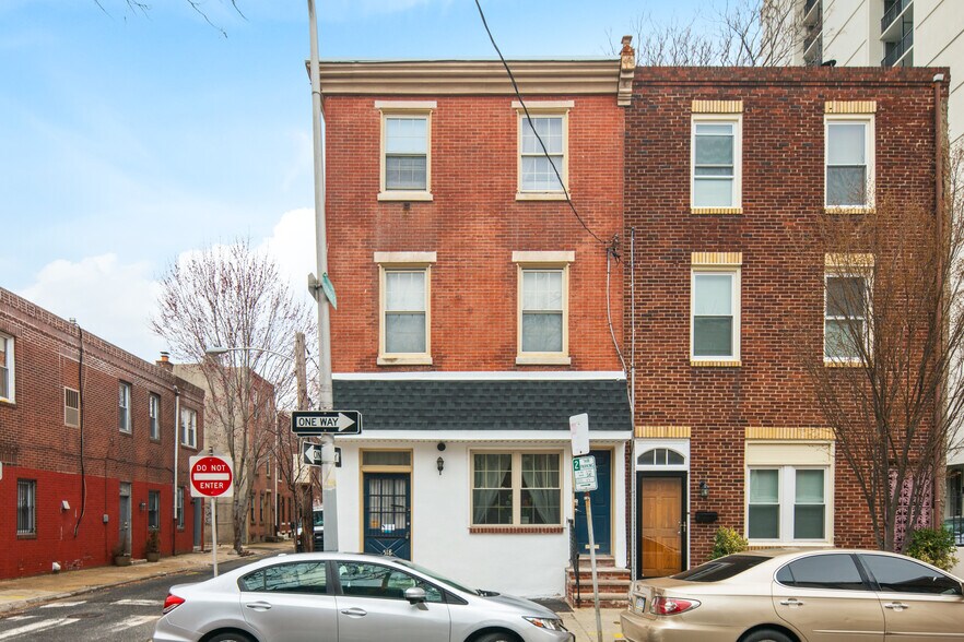 Building Photo - 518 S 13th St