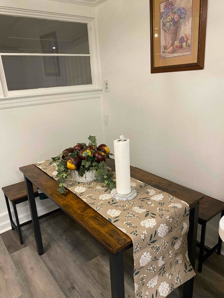 Building Photo - 1523 12th Ave N