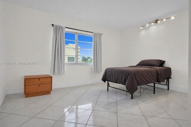 Building Photo - 4141 Nautilus Dr