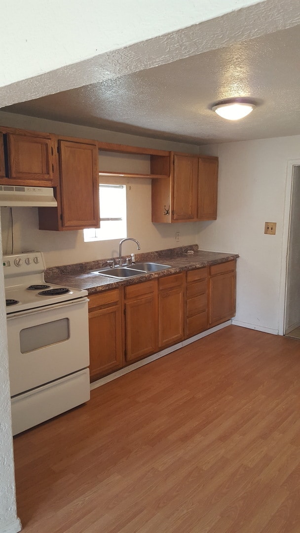 Building Photo - OLD TOWN 2 Bedroom 1 Bath
